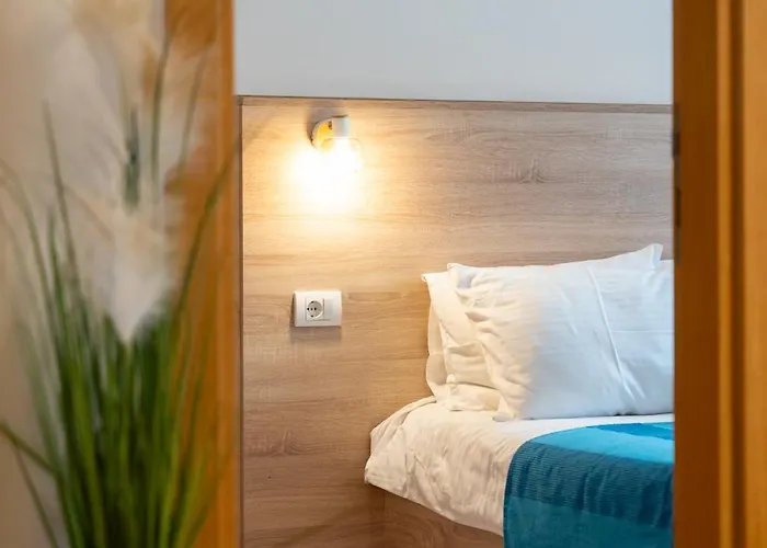 Blue-angel-lux 즐라티보